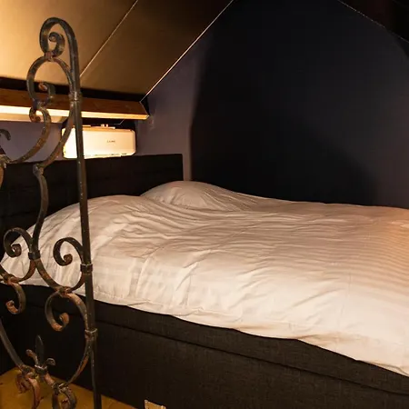 Vet - فندق مبيت وإفطار 4*