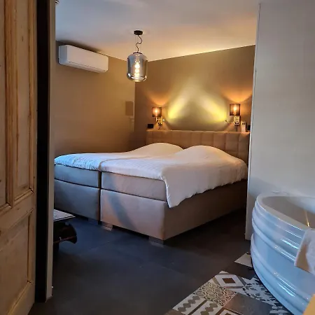 Bed & Breakfast Vet - *