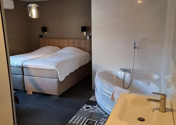 Vet - Bed & Breakfast 4*